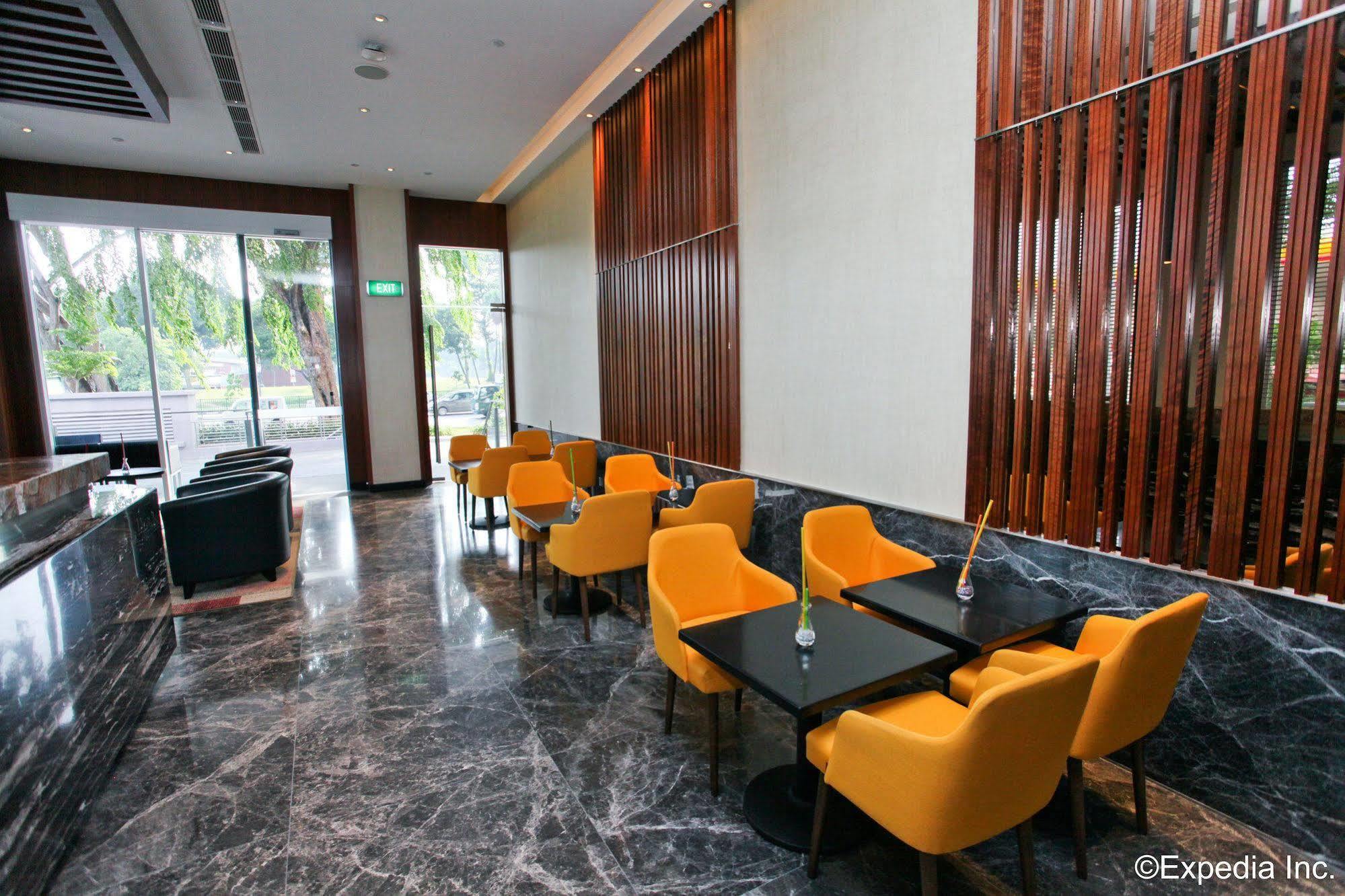Aqueen Hotel Paya Lebar Сингапур Экстерьер фото